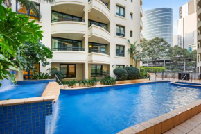 Contemporary 1-Bed First Floor Unit with Pool, Sydney